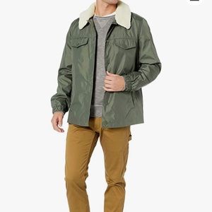 UGG Men’s Removal Collar Green Jacket M